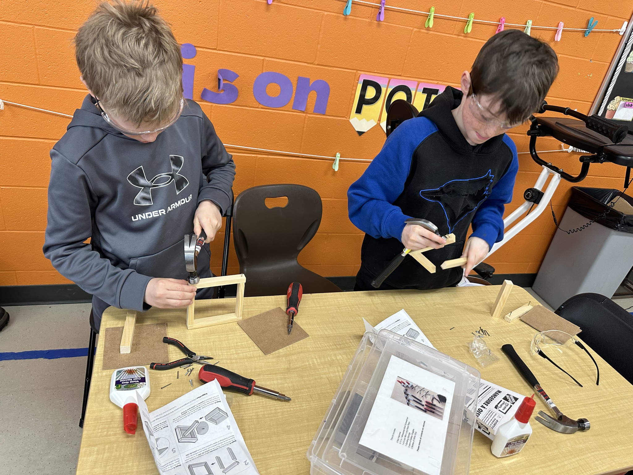 Grade 4/5 Students Create Bird Feeders with Home Depot Kits 🛠